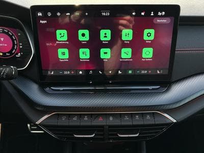 Skoda Octavia RS (2026) - Photo 11