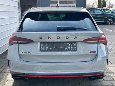 Skoda Octavia RS (2026) - Photo 6