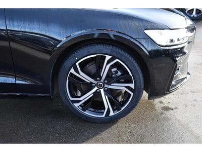 Volvo V60 2.0 B4 Plus Dark Geartronic CUIR MEMO PANO CAM360 HARMAN 1°M (2025) - Foto 5