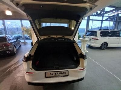 VW T-Roc R-Line 1.5 TSI (2026) - Photo 7