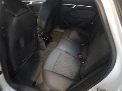 Audi A6 Avant S line (2025) - Photo 4