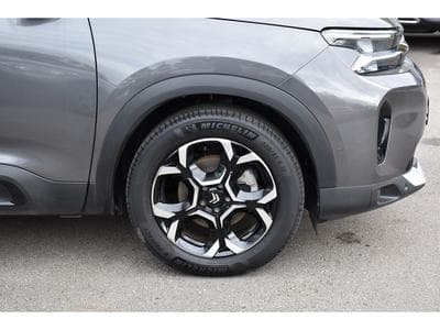 Citroën C5 Aircross 1.2 PureTech 130 Shine CUIR ACC SIDE GPS CAM 1° MAIN (2024) - Photo 4