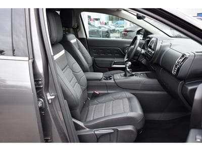 Citroën C5 Aircross 1.2 PureTech 130 Shine CUIR ACC SIDE GPS CAM 1° MAIN (2024) - Photo 6