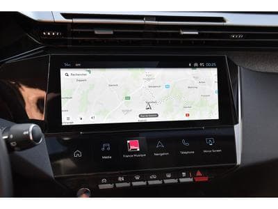 Peugeot 308 1.2 PureTech Allure EAT8 GPS LANE CAM 1° MAIN (2024) - Foto 10