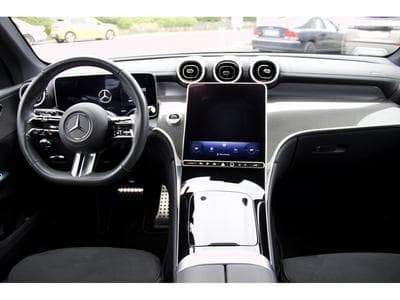 Mercedes GLC 300 e 4Matic 9G-TRONIC AMG Line Advanced (2024) - Foto 9