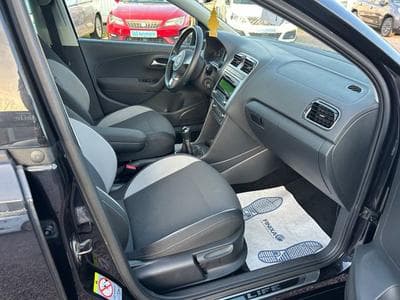 VW Polo Polo V Life *PDC*SHZ*Klimaaut.*Steuerkette Neu* (2013) - Foto 9