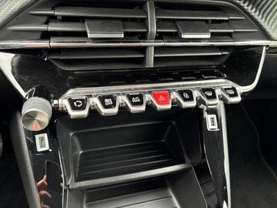 PEUGEOT 2008 e-2008 136ch Active (2021) - Photo 12