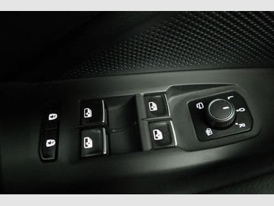 VW Passat Variant 2.0 TDI 142 kW 4Motion R-Line (2026) - Photo 7