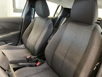 Peugeot 208 1.2 PureTech Style LED Tempomat SHZ PDC Touch (2025) - Photo 10