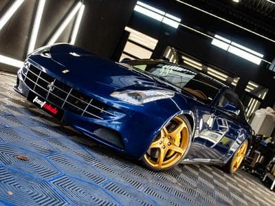Ferrari FF 6.3 V12 (2011) - Photo 1
