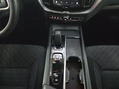 Volvo XC60 B4 Core / Diesel (2023) - Photo 11