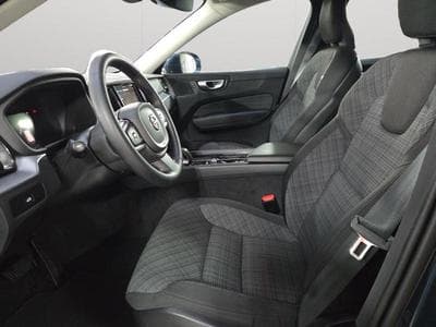 Volvo XC60 B4 Core / Diesel (2023) - Photo 9