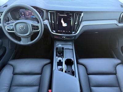 Volvo V60 B4 Plus Dark / Diesel (2023) - Photo 10