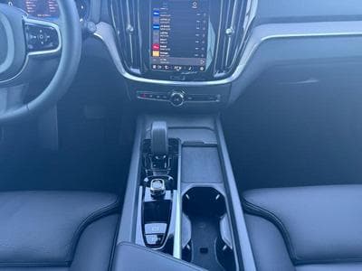 Volvo V60 B4 Plus Dark / Diesel (2023) - Photo 11