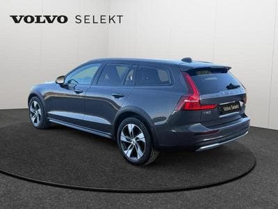 Volvo V60 B4 Plus Dark / Diesel (2023) - Photo 3