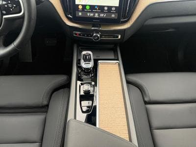 Volvo XC60 Facelift T6 Plus Dark / Hybride (2025) - Photo 11