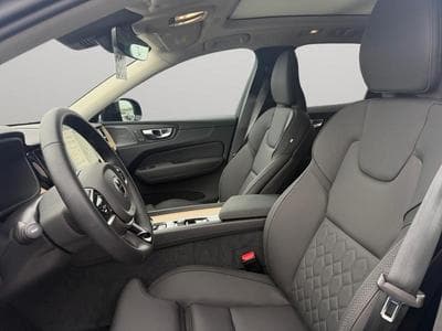 Volvo XC60 Facelift T6 Plus Dark / Hybride (2025) - Photo 9