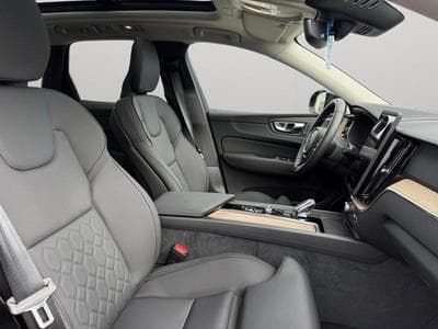 Volvo XC60 Facelift T6 Plus Dark / Hybride (2025) - Photo 15
