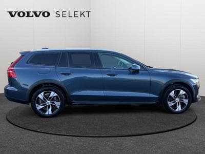 Volvo V60 B5 AWD / Essence (2023) - Photo 6