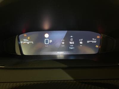 Peugeot 2008 1.2 II HYBRID (2025) - Foto 2