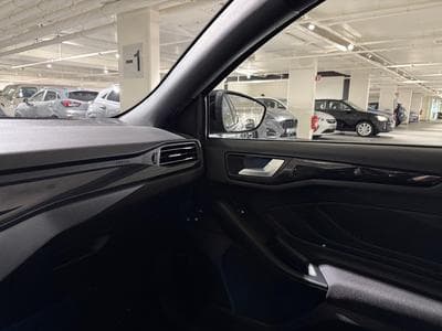 Ford Focus 1.0 ST-Line (2023) - Photo 9