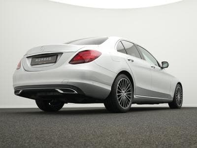 Mercedes C 220 d Avantgarde (2018) - Foto 11