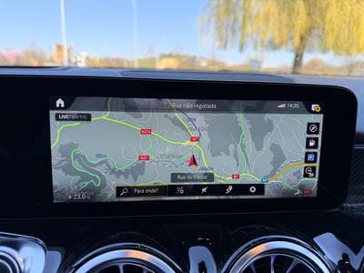 Mercedes GLB 35 AMG AMG 4MATIC PANORAMA 360° (2021) - Foto 8