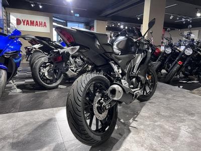 Yamaha YZF (2026) - Photo 3