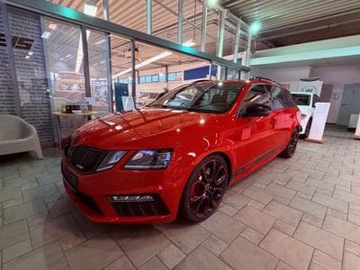 Skoda Octavia Combi RS 2.0 TSI DSG 180KW-245CV - Attelage - (2018) - Foto 1