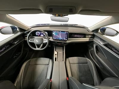 VW Passat Elegance+DSG+AHK+P.Tech.+LED (2025) - Photo 2