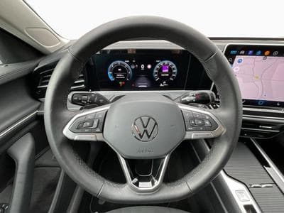 VW Passat Elegance+DSG+Led+Navi+Digi+ (2025) - Photo 10