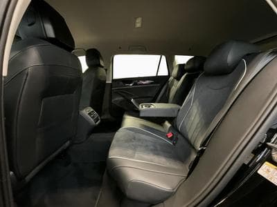 VW Passat Elegance+DSG+Led+Navi+Digi+ (2025) - Photo 15