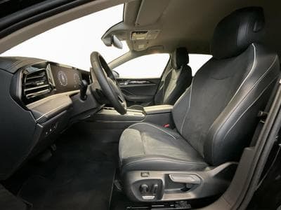 VW Passat Elegance+DSG+Led+Navi+Digi+ (2025) - Photo 9