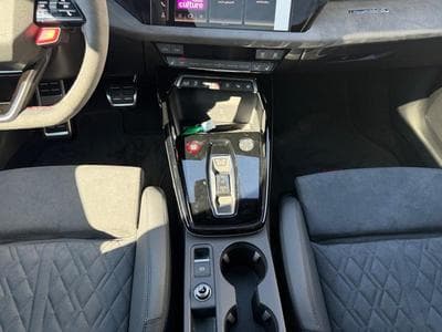 Audi RS3 Limousine / Essence (2026) - Photo 13