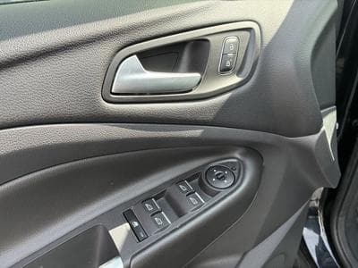 Ford Kuga 2.0 TDCI 150 CV TITANIUM (2018) - Photo 15