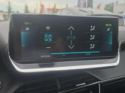 PEUGEOT 208 e-208 136ch GT (2021) - Photo 8