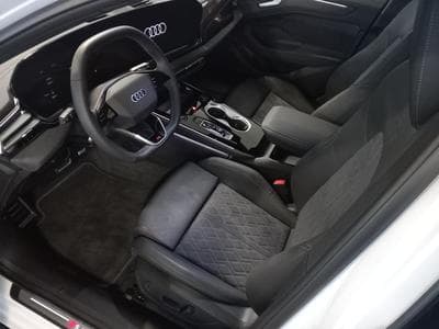 Audi A6 Avant S line (2025) - Photo 2