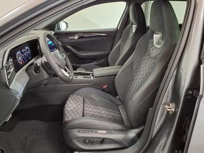 VW Passat Variant R-Line 2.0 TSI 7-Gang-DSG 4x4 (2026) - Photo 9