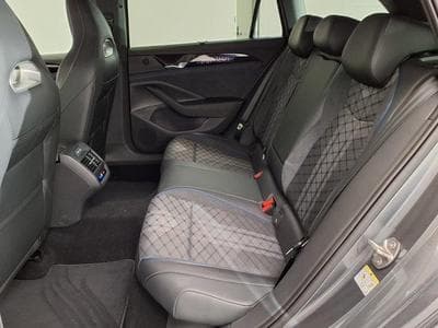 VW Passat Variant R-Line 2.0 TSI 7-Gang-DSG 4x4 (2025) - Photo 10