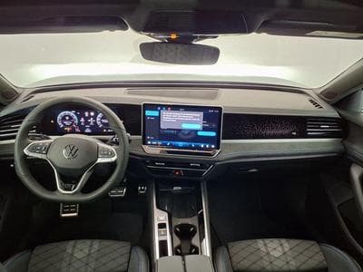 VW Passat Variant R-Line 2.0 TSI 7-Gang-DSG 4x4 (2025) - Photo 11