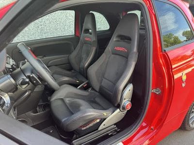 Abarth 695 TRIBUTO FERRARI /CARBON/N°1056/1199 (2011) - Photo 10