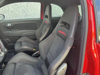 Abarth 695 TRIBUTO FERRARI /CARBON/N°1056/1199 (2011) - Photo 9