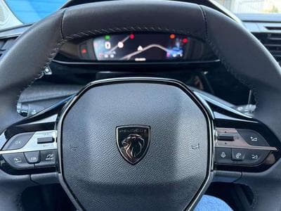 Peugeot 308 308 1.2 PureTech Allure S (2023) - Photo 7