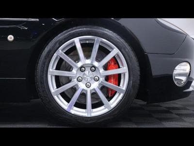 Aston-Martin V12 Vanquish 5.9 V12 469Ch (2004) - Photo 12