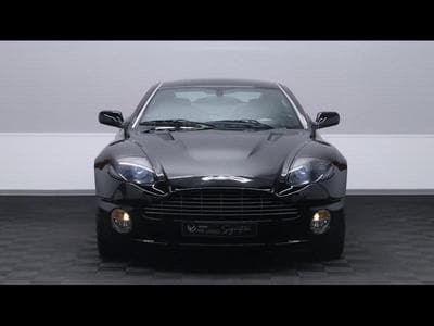 Aston-Martin V12 Vanquish 5.9 V12 469Ch (2004) - Photo 2