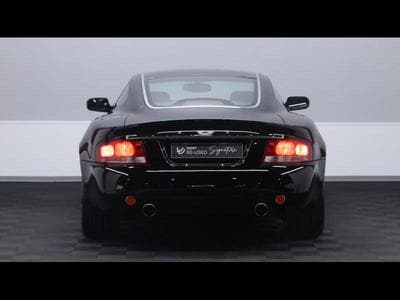 Aston-Martin V12 Vanquish 5.9 V12 469Ch (2004) - Photo 5