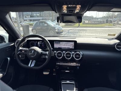 Mercedes A 180 AMG LINE (2024) - Photo 3