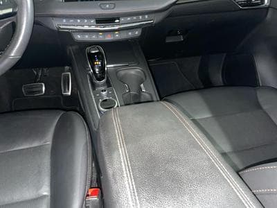 Cadillac XT4 2.0 SPORT 350T 4WD (2022) - Photo 10