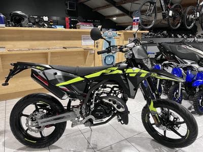 Fantic Motard PERFORMANCE 2T (2026) - Photo 1