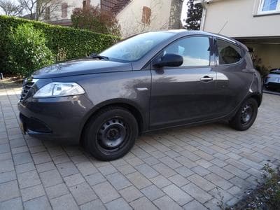 Lancia Ypsilon 0.9 Automatique (2013) - Photo 1